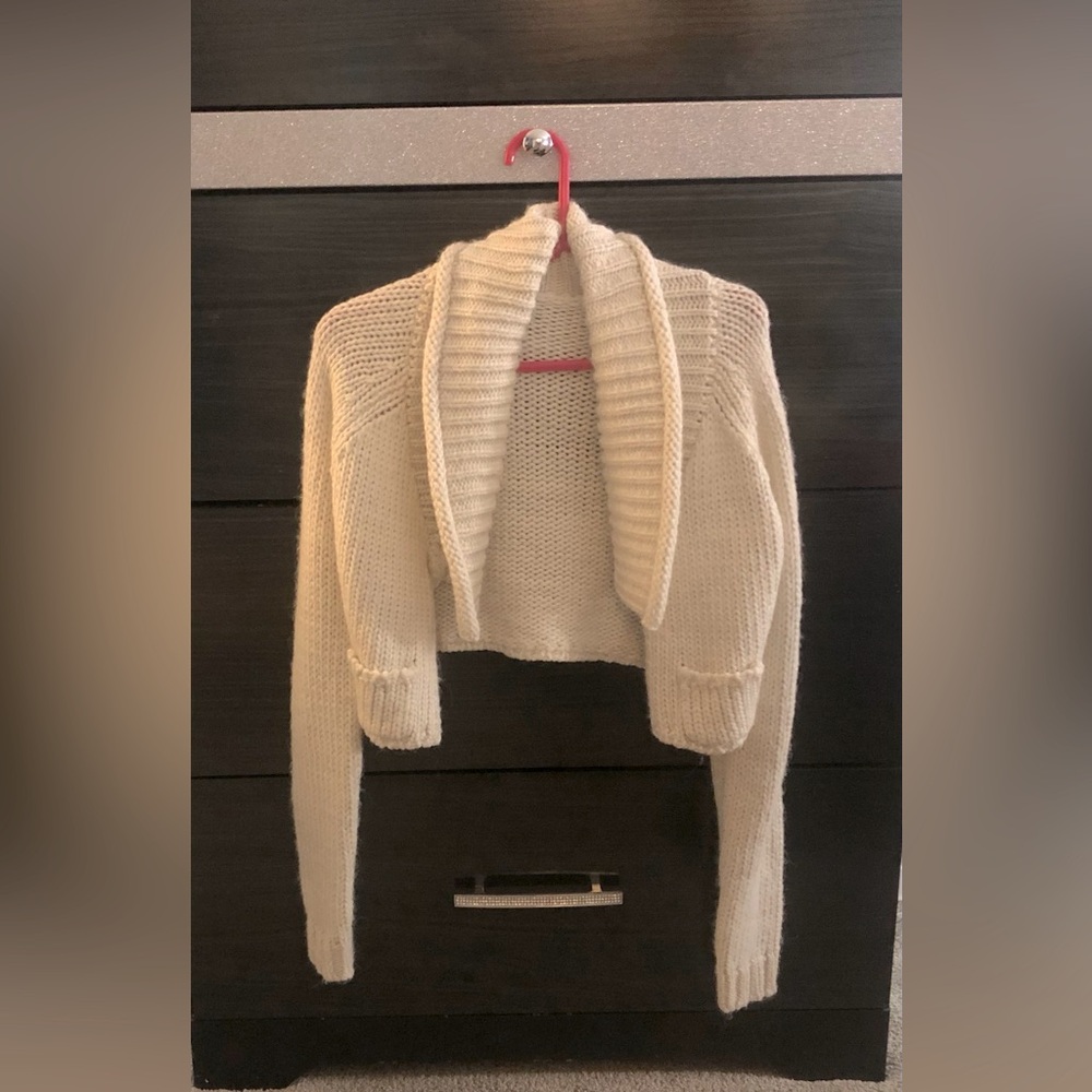 Cropped knitted sweater cardigan
